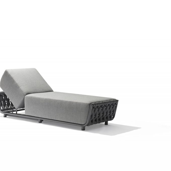 HU50_Chaise Lounge Ottoman_AN_HiRes Hug Chaise Lounge