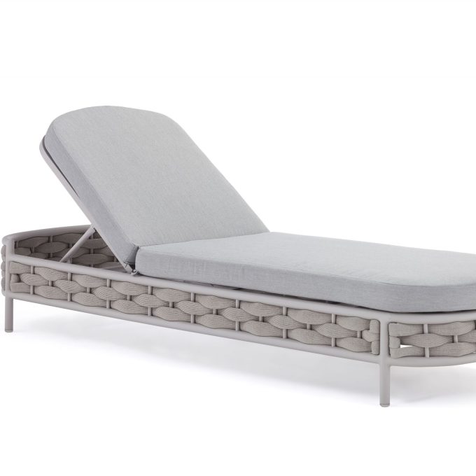LP50-3 Loop Chaise Lounge